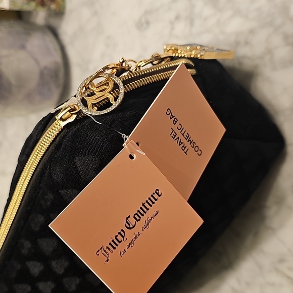 NWT JUICY COUTURE COSMETIC TRAVEL BAG IN BLACK VELOUR WITH HEARTS - Picture 11 of 14